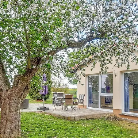 2 Bedroom Awesome Home In Behrenhoff